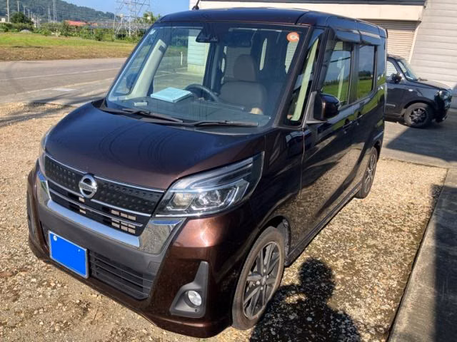 NISSAN DAYZ ROOX