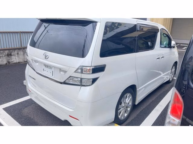 TOYOTA VELLFIRE