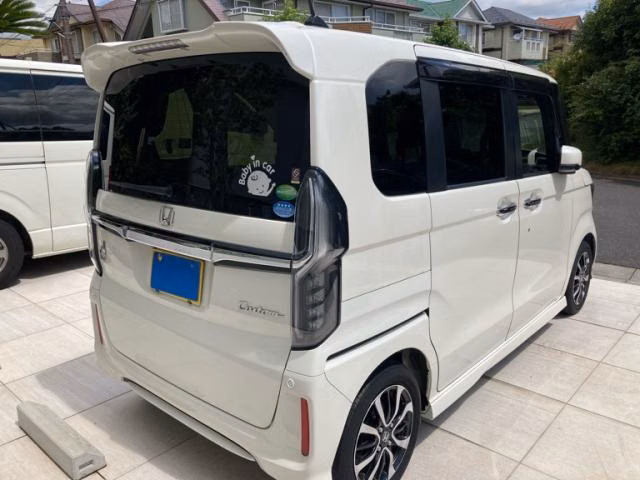 HONDA N-BOX
