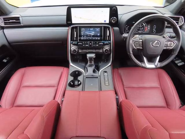 LEXUS LX600