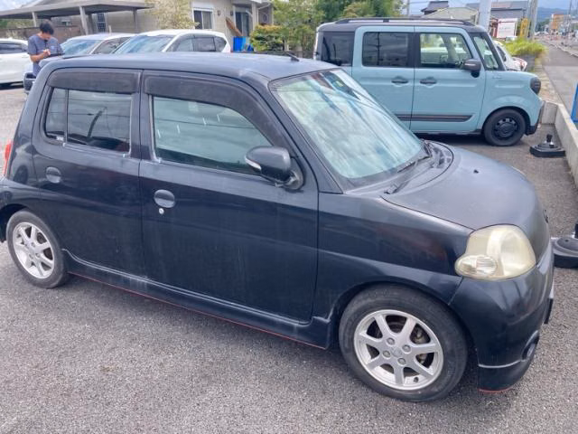 DAIHATSU ESSE