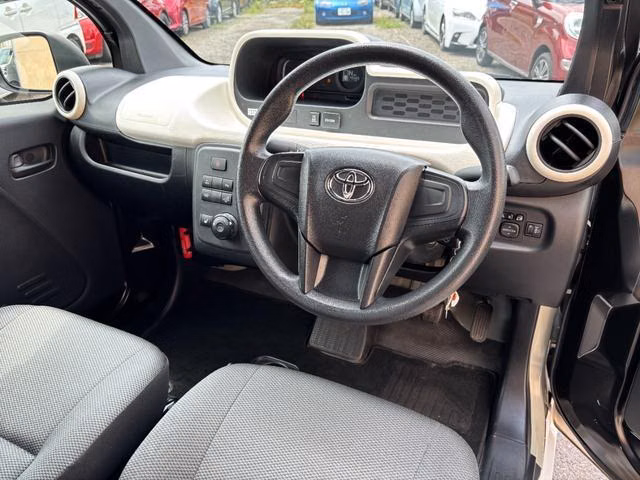 TOYOTA C+POD