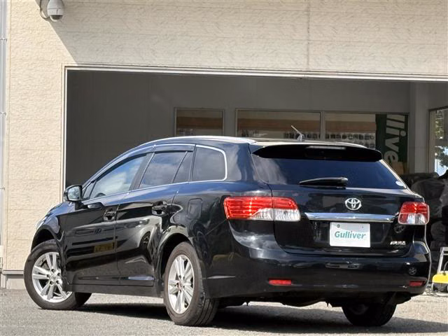 TOYOTA AVENSIS
