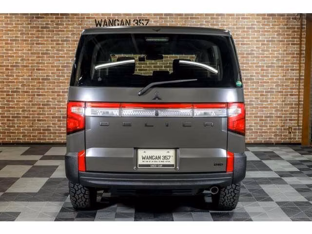 MITSUBISHI DELICA D:5