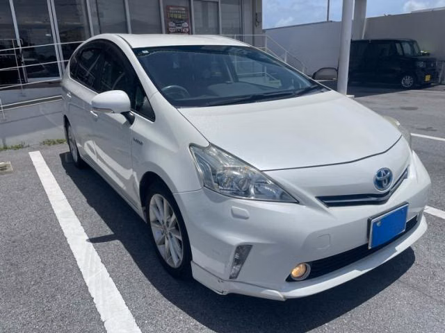 TOYOTA PRIUS ALPHA