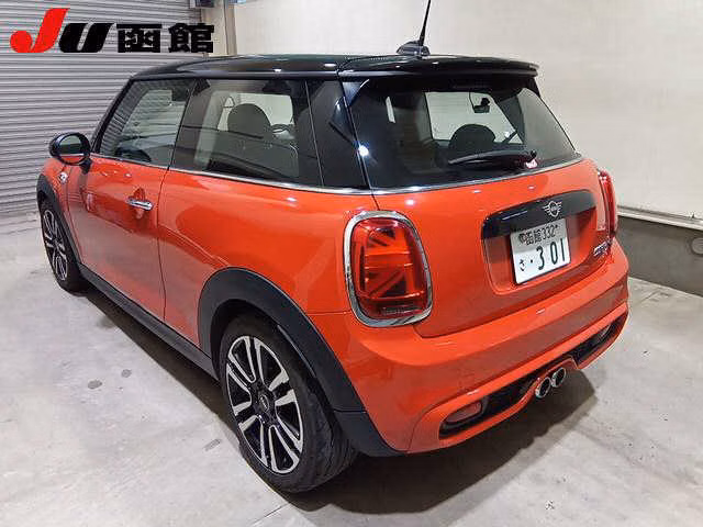 MINI HATCH