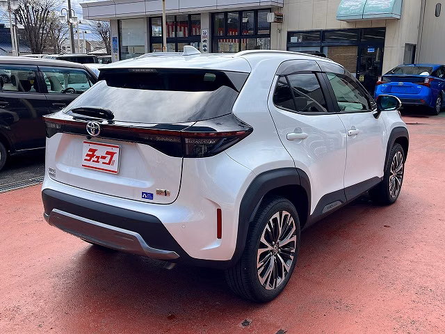 TOYOTA YARIS CROSS