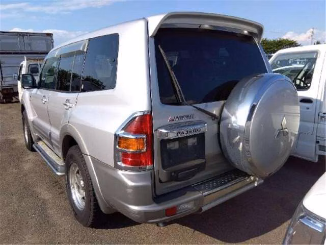 MITSUBISHI PAJERO