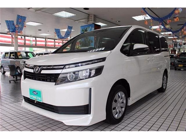 TOYOTA VOXY