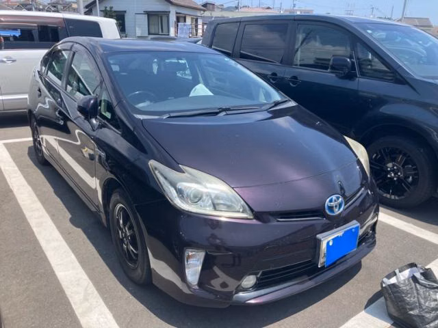 TOYOTA PRIUS