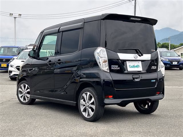 NISSAN DAYZ ROOX