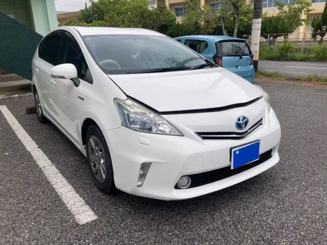 TOYOTA PRIUS ALPHA
