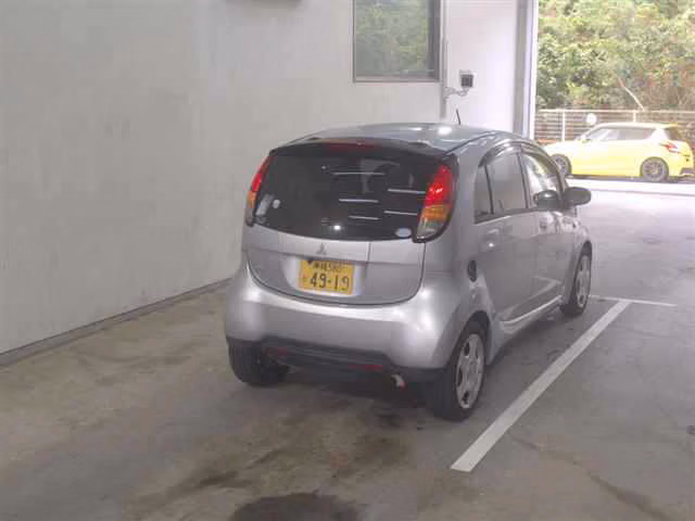 MITSUBISHI I