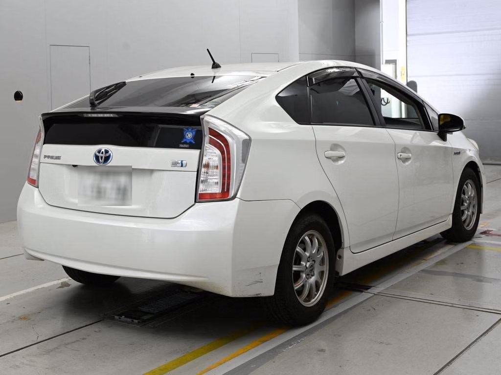 TOYOTA PRIUS