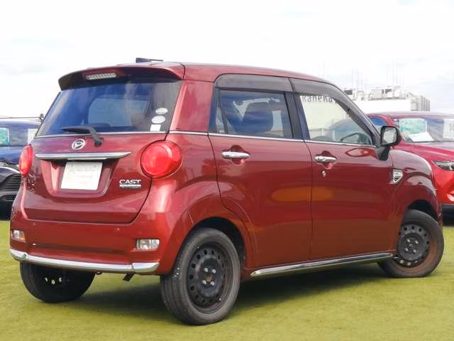 DAIHATSU CAST