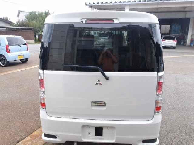 MITSUBISHI TOWN BOX
