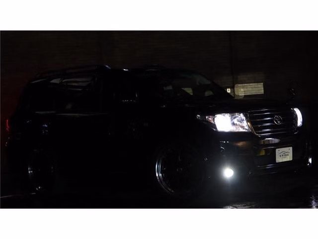 TOYOTA LAND CRUISER