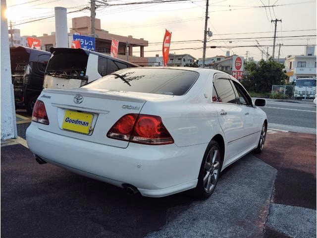 TOYOTA CROWN