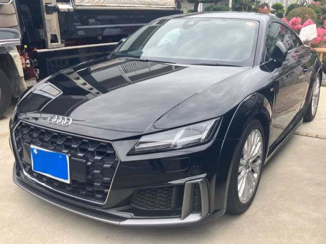 AUDI TT