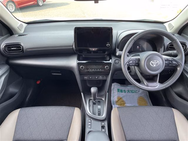 TOYOTA YARIS CROSS