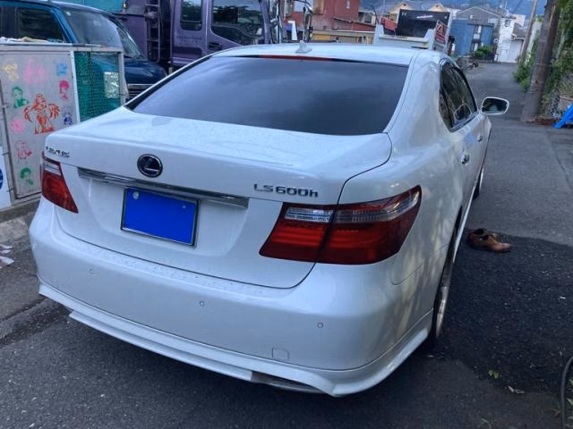 LEXUS LS600H