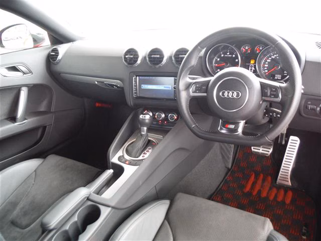 AUDI TT