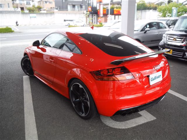 AUDI TT