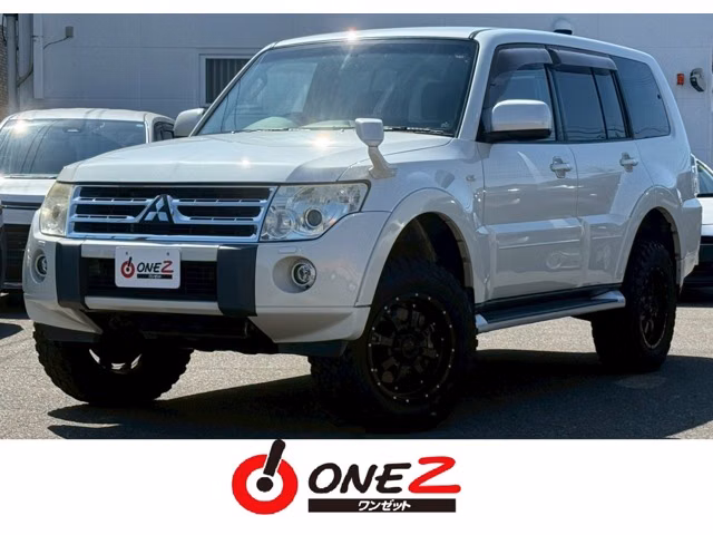 MITSUBISHI PAJERO