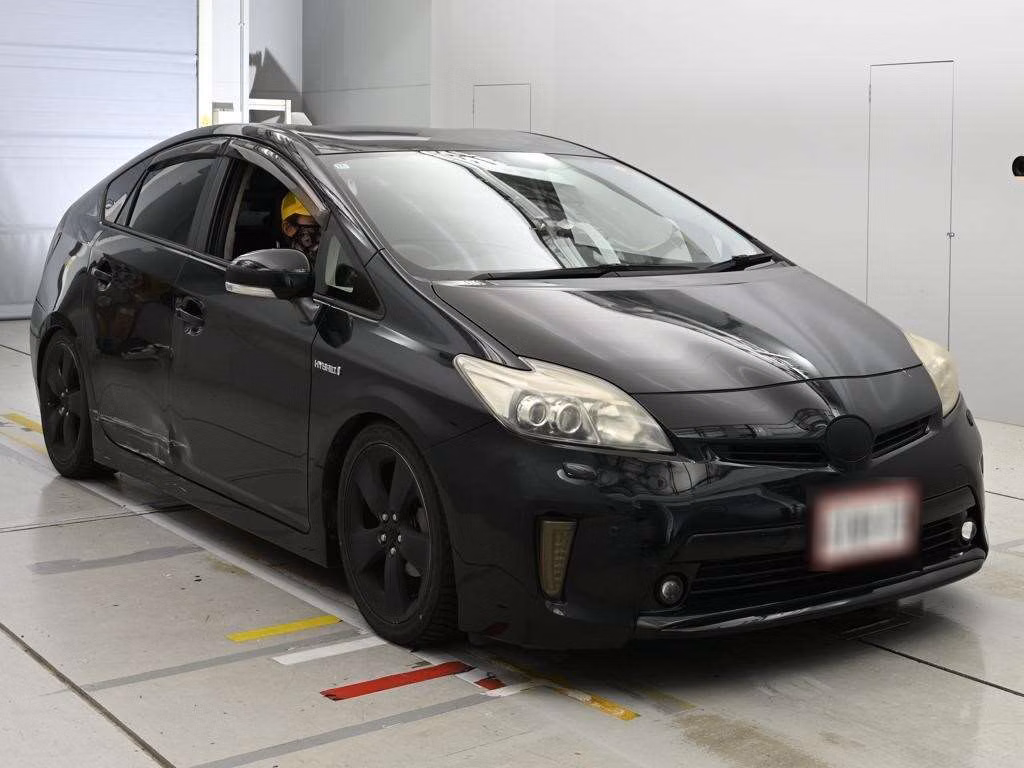 TOYOTA PRIUS