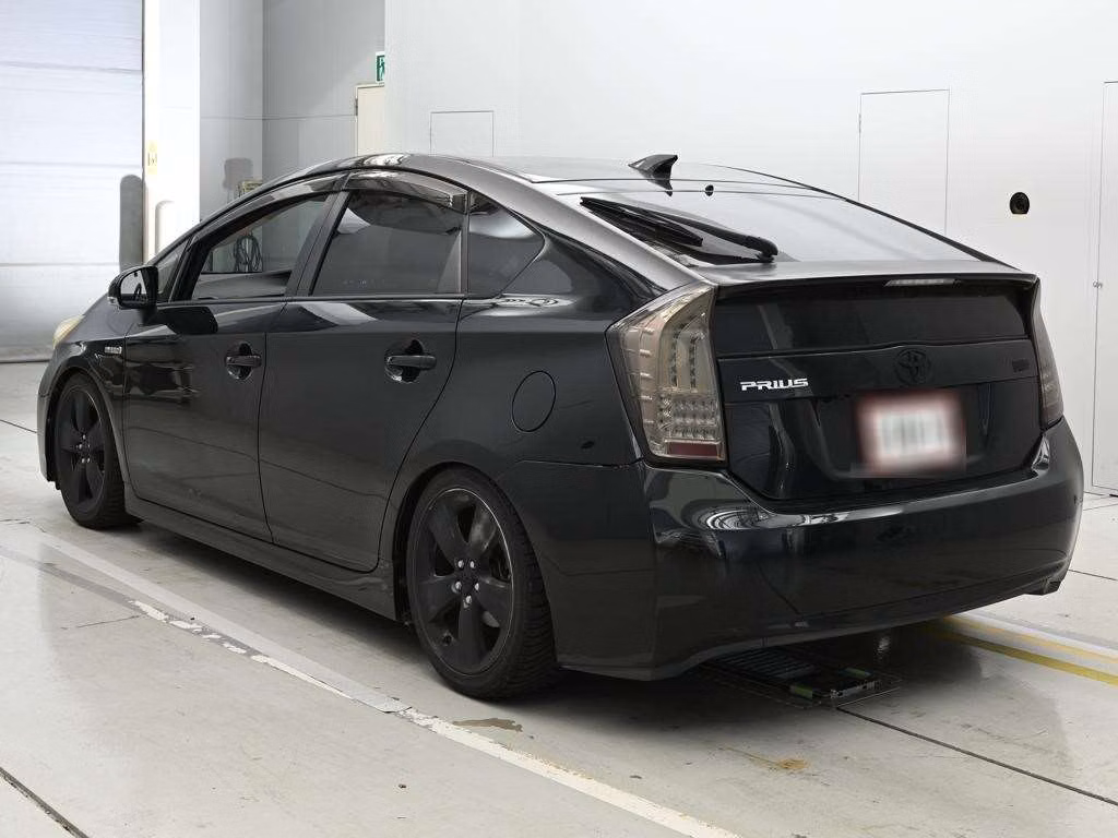 TOYOTA PRIUS