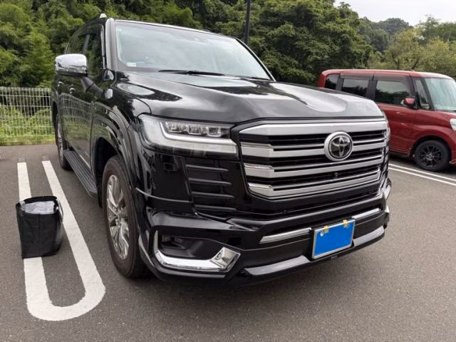 TOYOTA LAND CRUISER