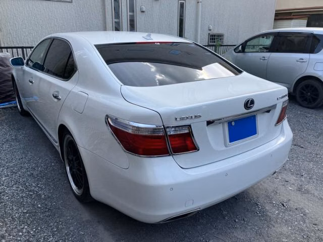 LEXUS LS600H