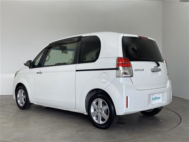 TOYOTA SPADE
