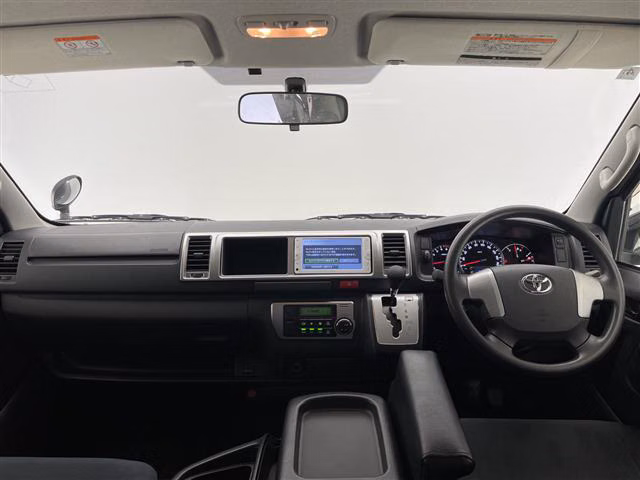 TOYOTA REGIUS ACE