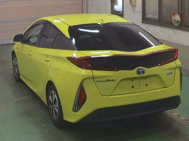 TOYOTA PRIUS PHV