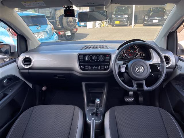 VOLKSWAGEN UP!