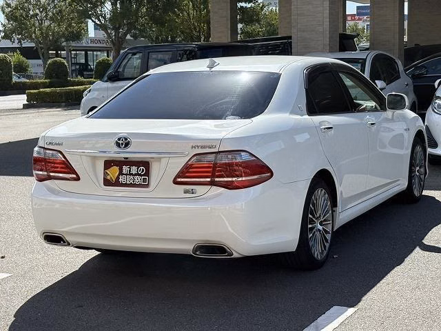 TOYOTA CROWN