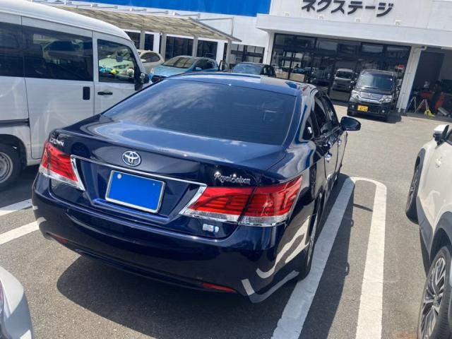 TOYOTA CROWN