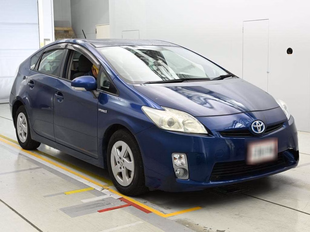 TOYOTA PRIUS