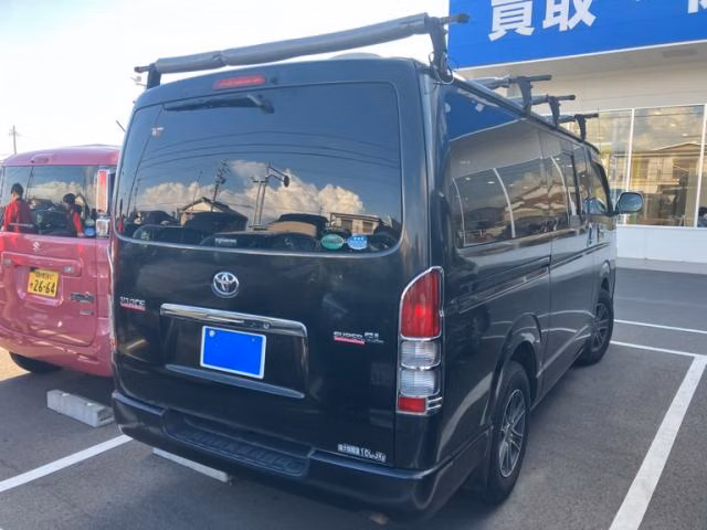 TOYOTA REGIUS ACE