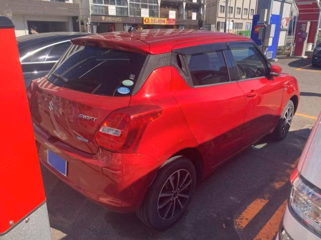 SUZUKI SWIFT