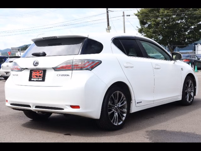 LEXUS CT200H