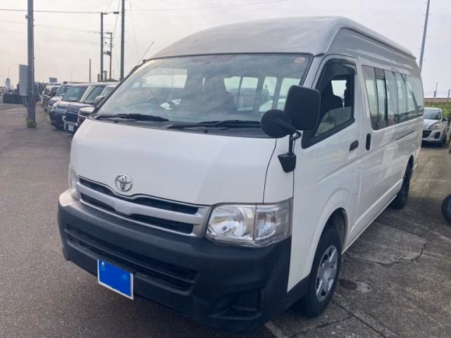 TOYOTA REGIUS ACE