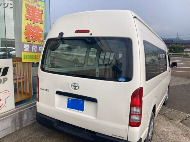 TOYOTA REGIUS ACE