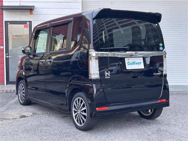 HONDA N-BOX