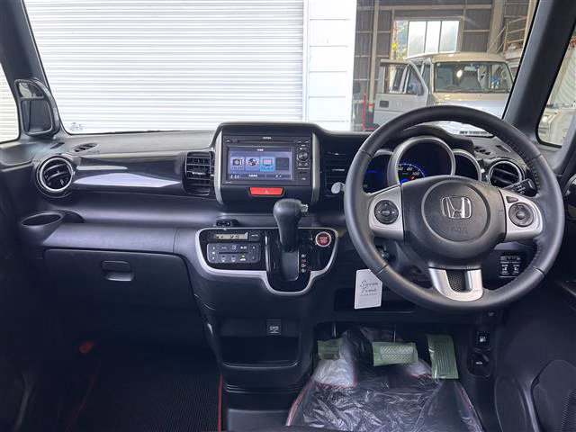HONDA N-BOX