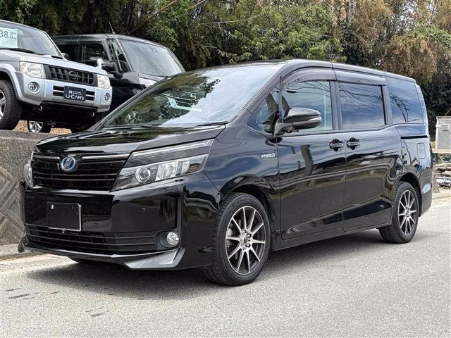 TOYOTA VOXY