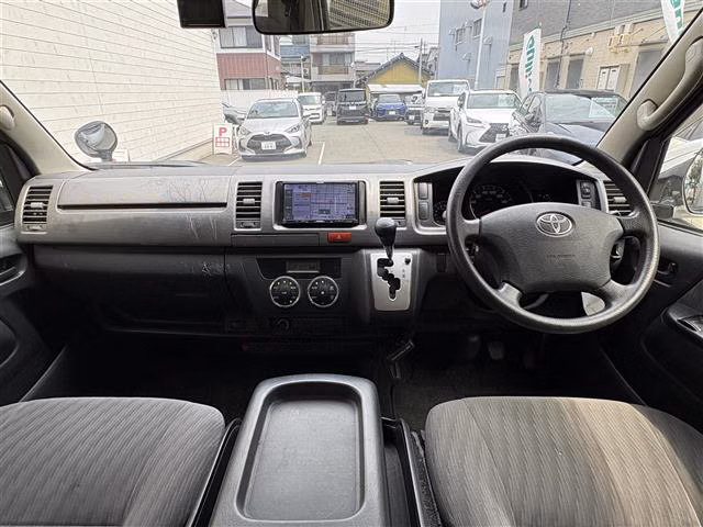 TOYOTA REGIUS ACE