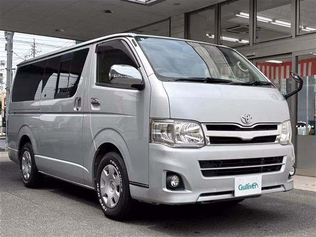 TOYOTA REGIUS ACE
