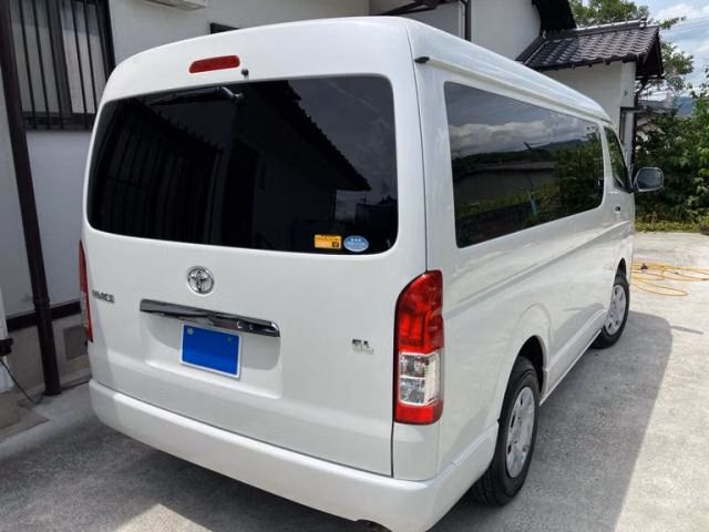 TOYOTA HIACE